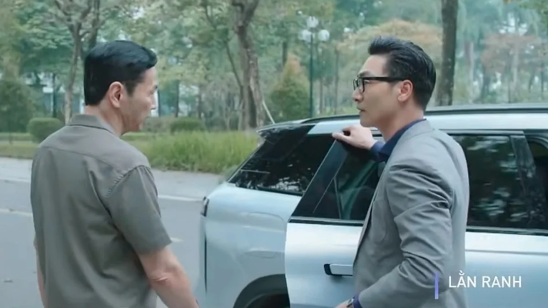 Lằn ranh tập 54: Ông Sách (NSND Trung Anh) lo sốt vó vì nhân tình, Triển (Mạnh Trường) bị chặn đường lui