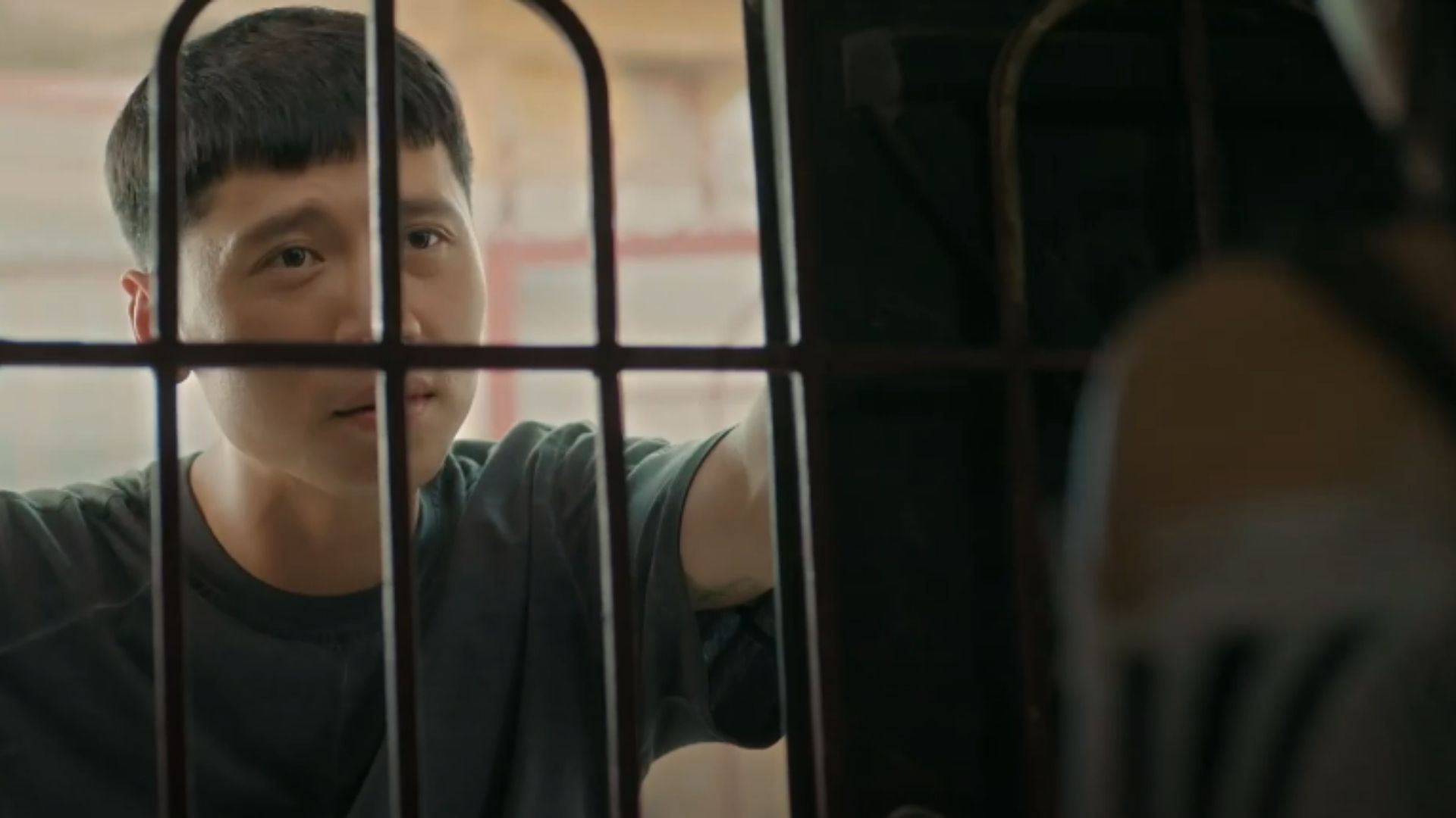 Buổi họp mặt hoài niệm giữa nhóm bạn