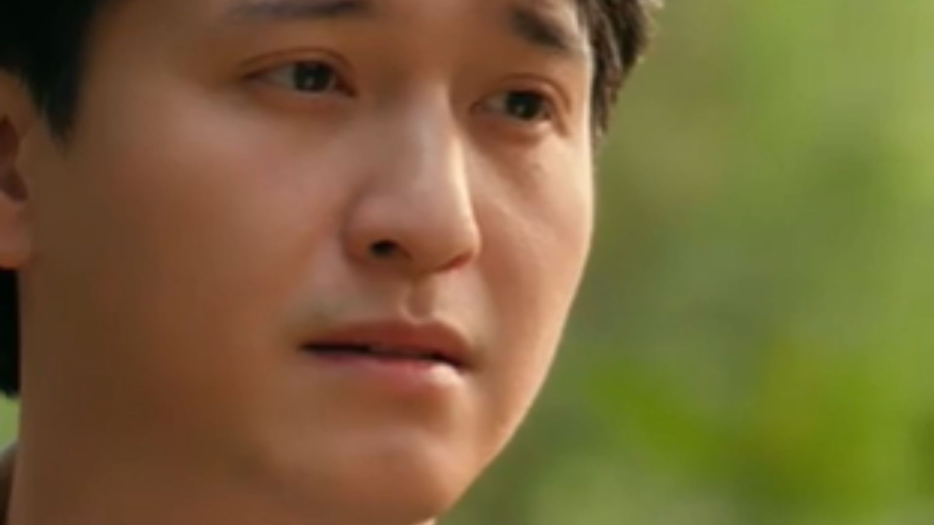 Thư trực tiếp trao nụ hôn cho Biên, nỗ lực cùng nhau bước vào cuộc sống vợ chồng hạnh phúc đúng như kỳ vọng của khán giả