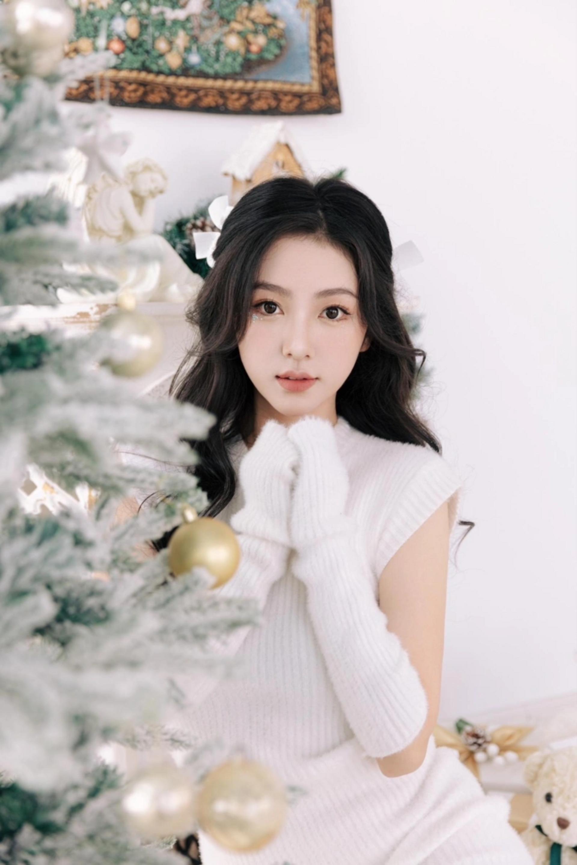 Chu Mạt Nhan là một trong những nữ diễn viên trẻ sở hữu nhan sắc và lối diễn xuất đa dạng được nhiều khán giả yêu thích