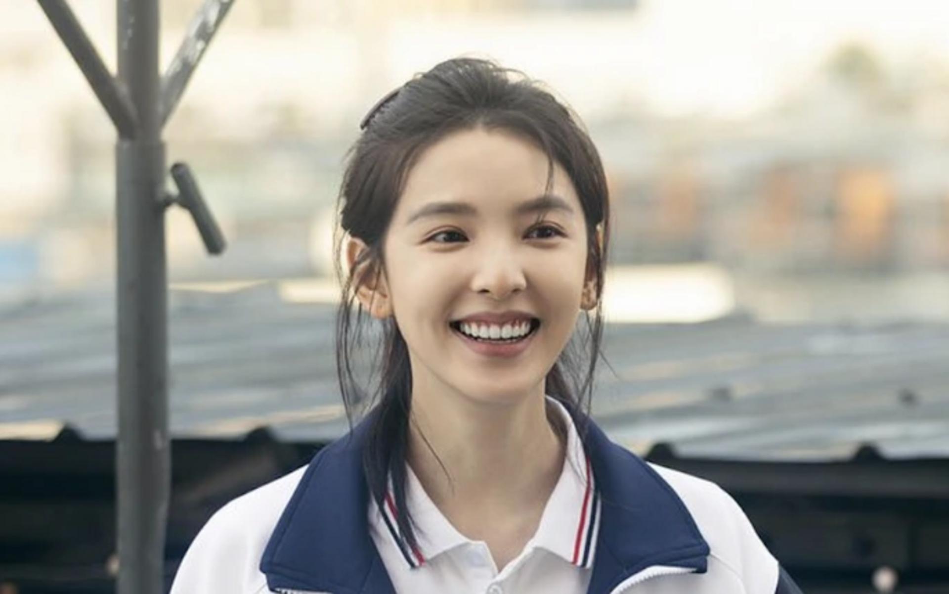 Chương Nhược Nam sở hữu vẻ đẹp trong trẻo và nụ cười rạng rỡ đốn tim khán giả