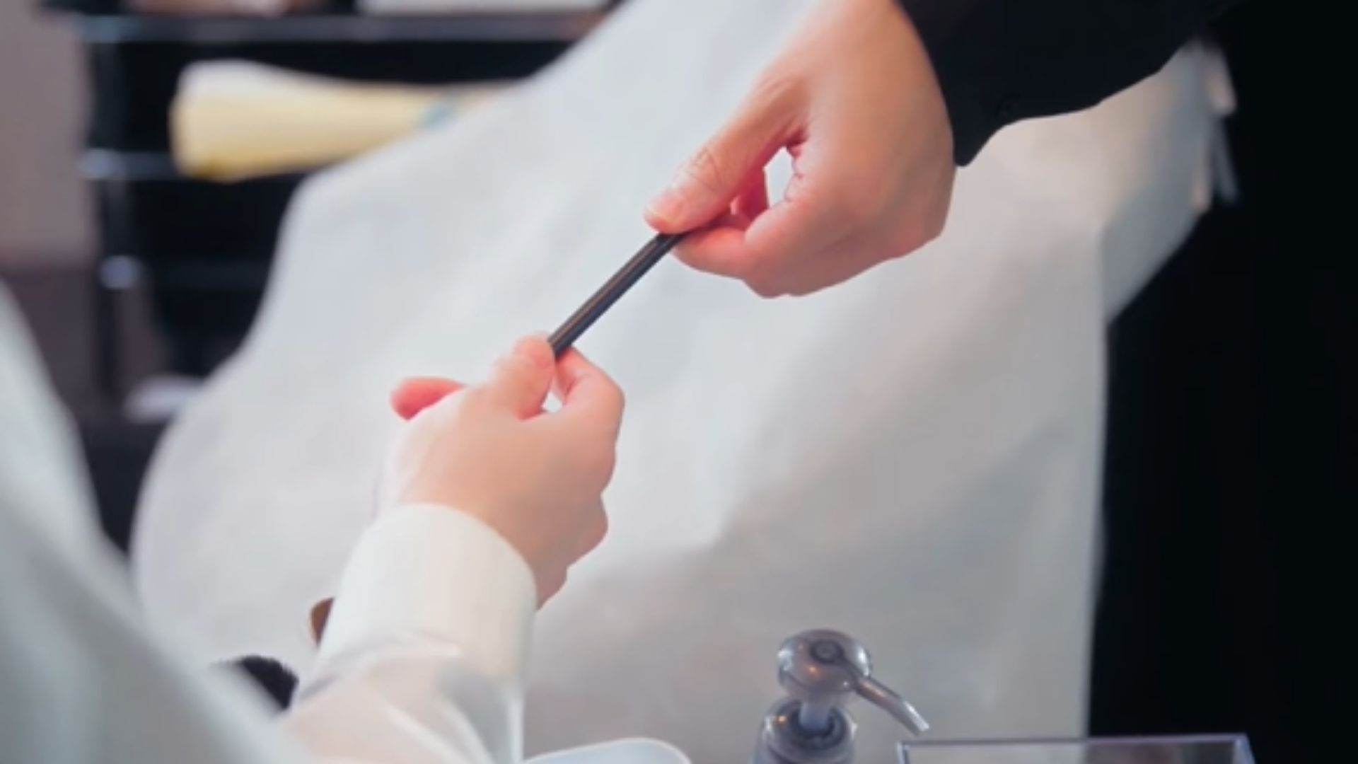 Sahashi Toma và Natsume trực tiếp phối hợp ăn ý, nỗ lực chứng minh đẳng cấp của những chuyên viên trang điểm chuyên nghiệp