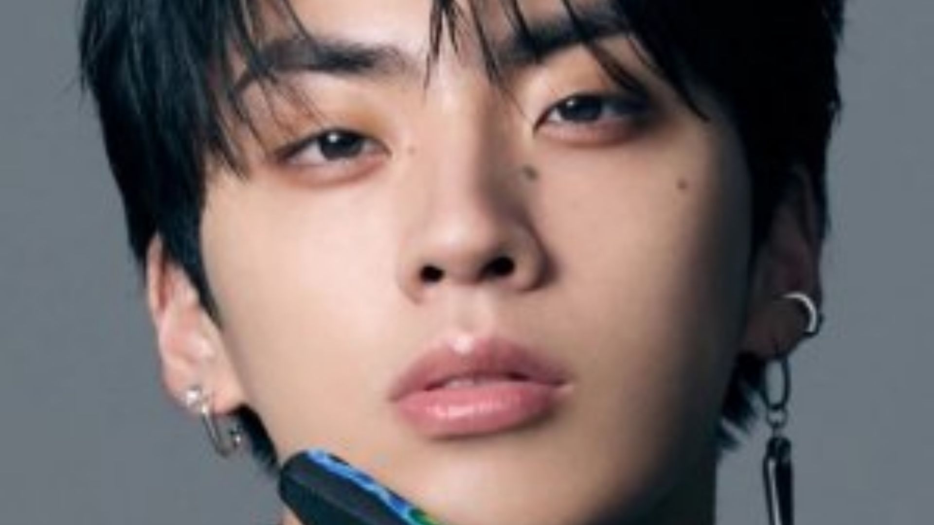 Nhóm người tội lỗi nỗ lực kìm nén sự hoảng loạn khi trực tiếp nhìn thấy những mảnh đời lỗi lầm của mình hiện lên qua ánh mắt phán xét của các giáo viên thây ma