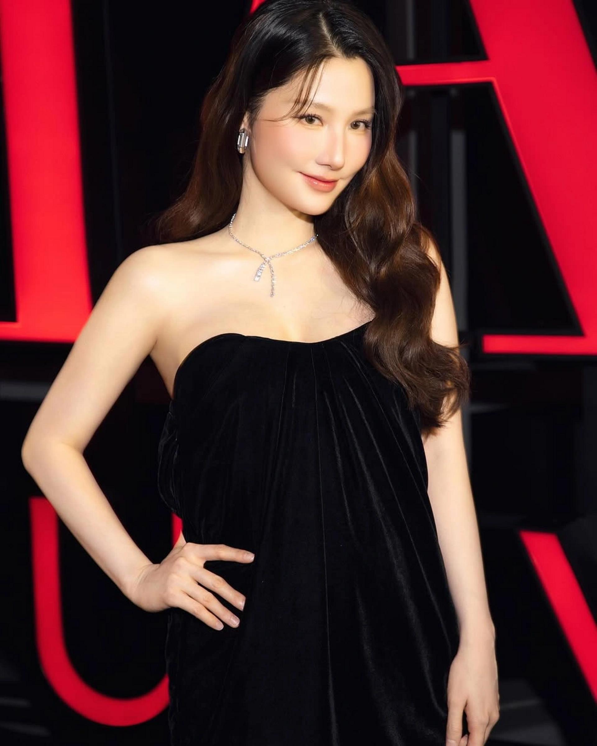 Nữ diễn viên Diễm My 9x rạng rỡ với nụ cười cuốn hút và vẻ đẹp thanh lịch