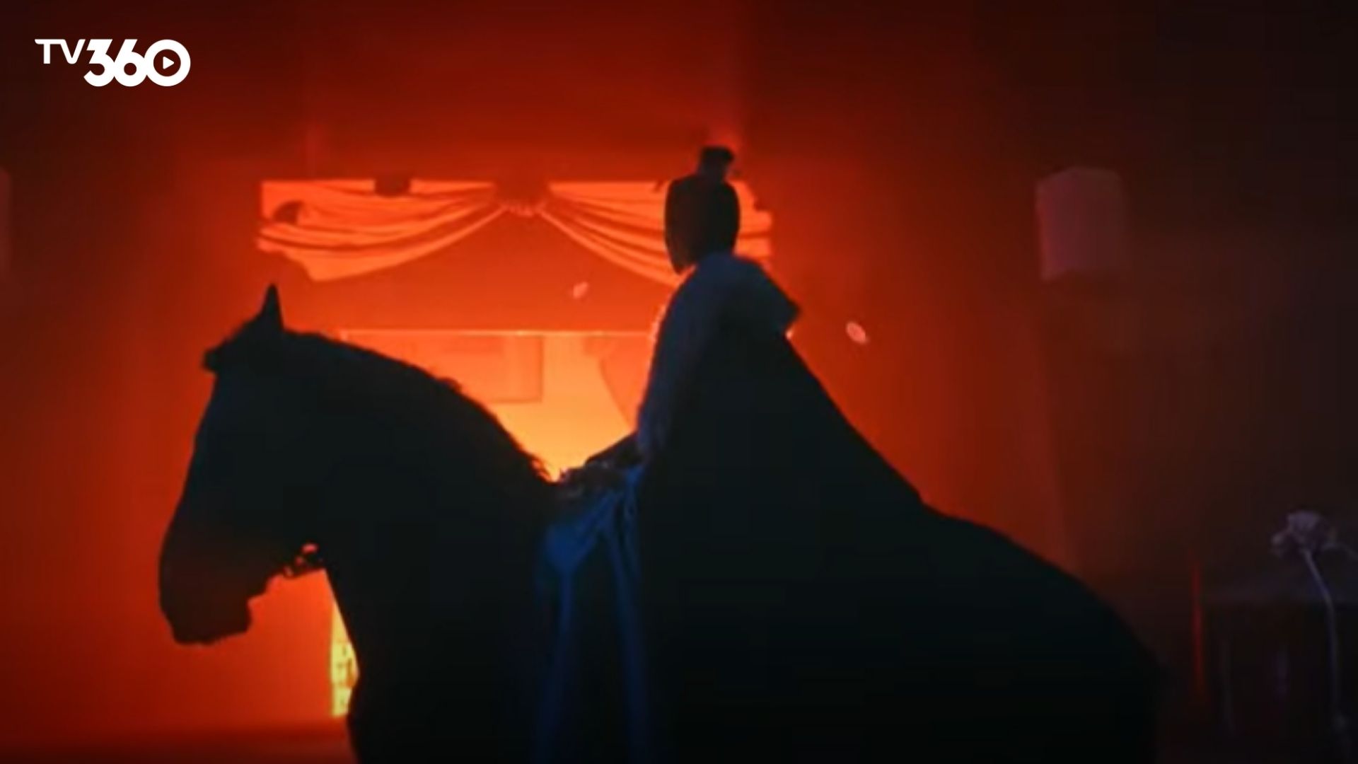 Lý Bội Nghi trực tiếp đàm phán với Kim Ngô Vệ, nỗ lực kết hợp sức mạnh quân sự để trực tiếp phá tan vòng vây của kẻ chủ mưu