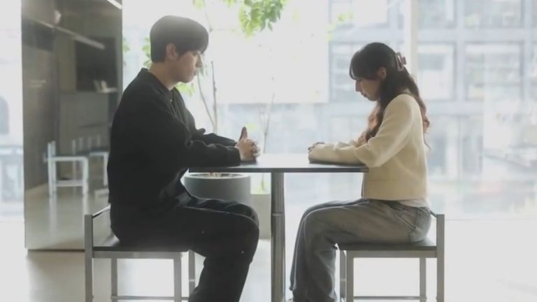 Fan Service tập 3: Geon U trải nghiệm công việc bán thời gian và nỗ lực bảo vệ bí mật của Jae Yeon tại trường đại học