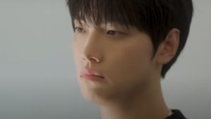 Fan Service tập 4: Geon U trực tiếp tham gia ngày hội trường và nỗ lực bảo vệ Jae Yeon khỏi đám đông