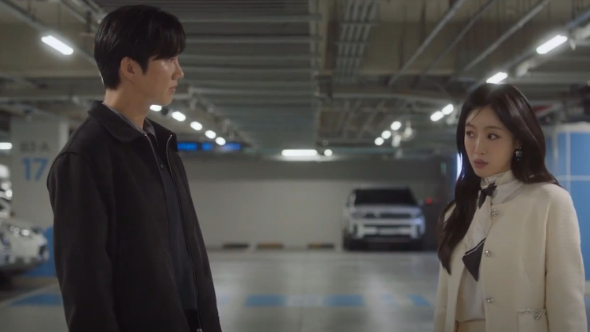 Oh Jang Mi uy nghiêm đứng tại sảnh chính tập đoàn, tuyên bố kỷ nguyên mới và sự sụp đổ của các thế lực tham nhũng