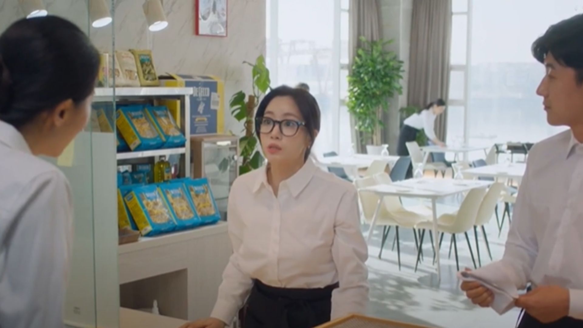 Kang Jun Ho và Oh Jang Mi cùng nhau lên kế hoạch tác chiến để bảo vệ thành quả của tập đoàn trước cơn bão tài chính