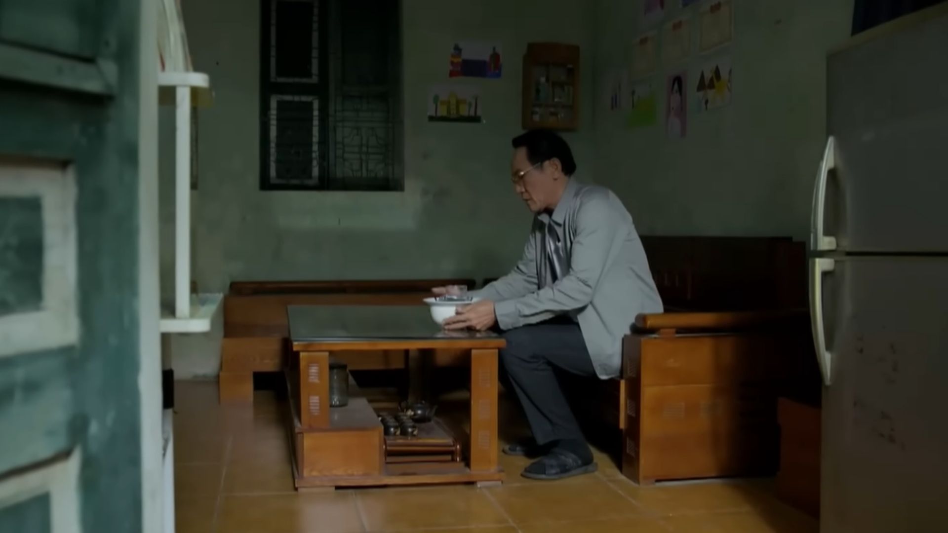 Cô con gái trực tiếp thực hiện các buổi hướng dẫn nghiệp vụ, nỗ lực xây dựng văn hóa phục vụ tử tế cho chi nhánh mới