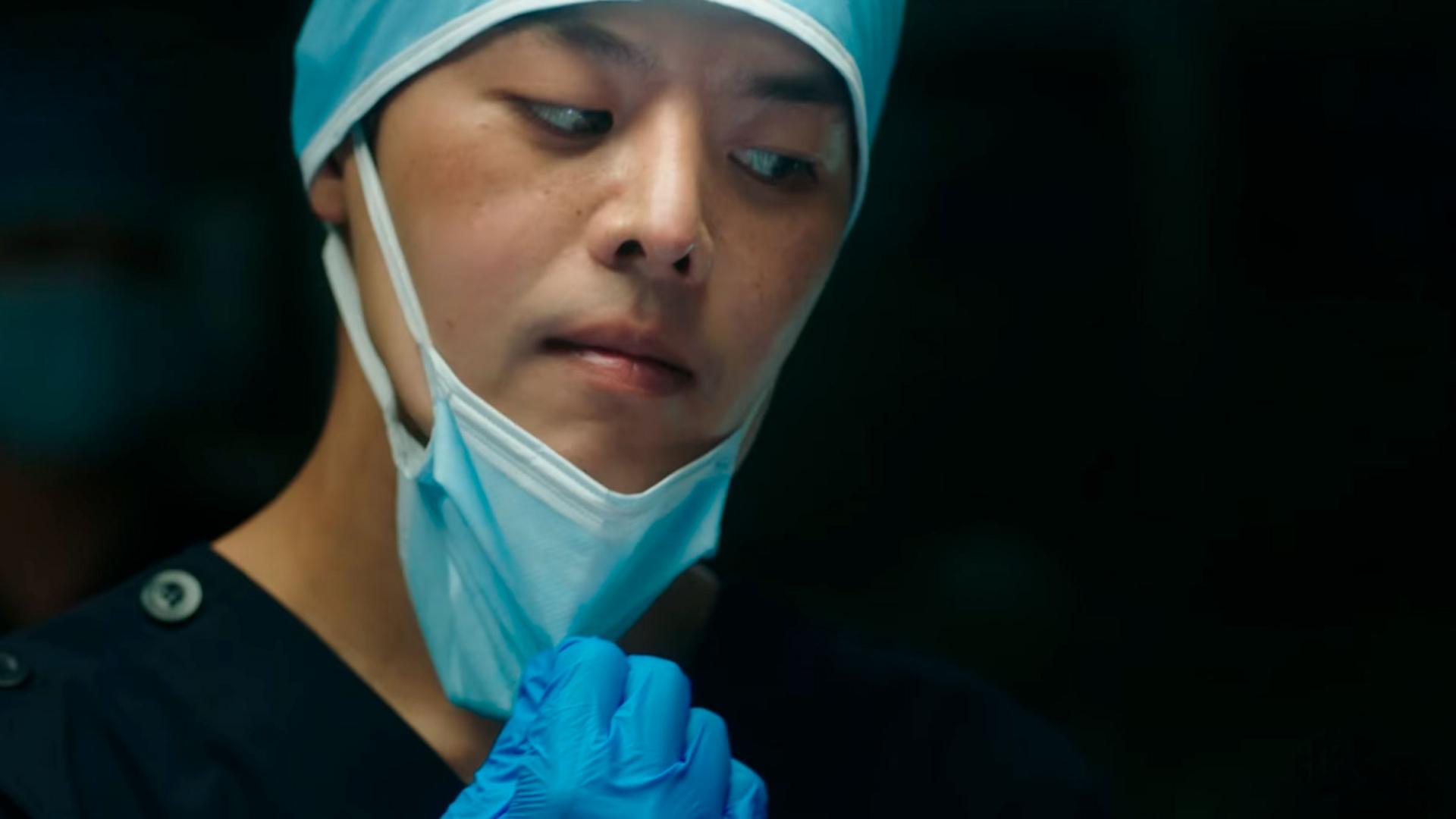 Ryeoun vai Lee Woo Gyeom (Sát nhân thiên tài)