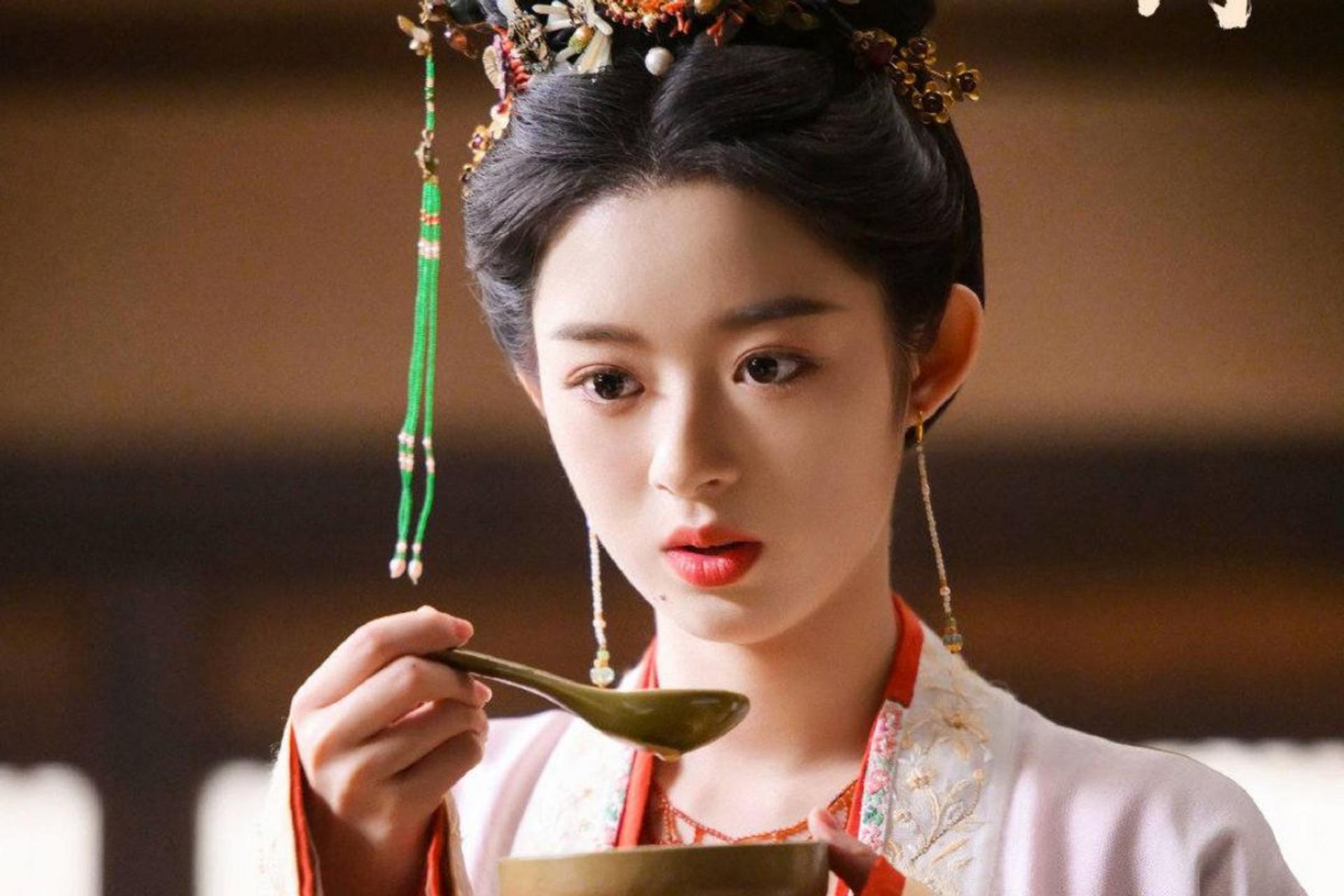 Hoàng Dương Điền Điềm luôn biến hóa qua nhiều vai diễn khác nhau