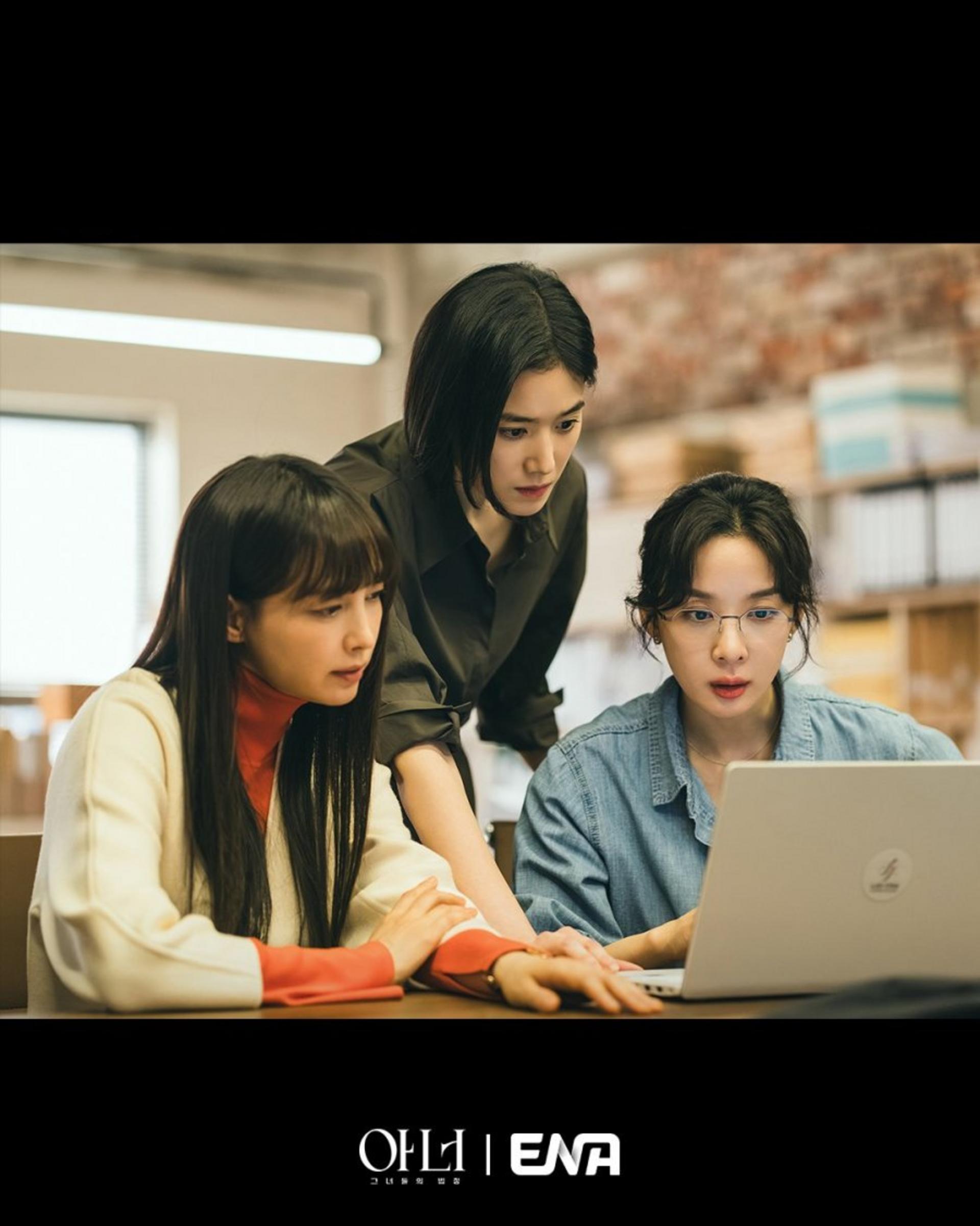 Ba nữ luật sư đối diện quá khứ đen tối