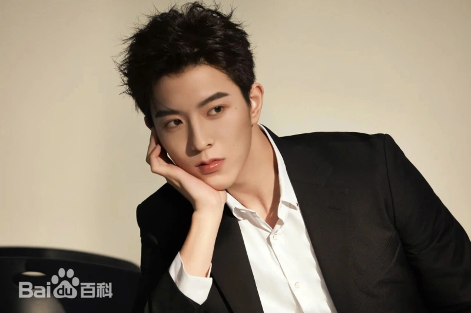 Chàng “Vệ sĩ quốc dân” trên màn ảnh phim ngắn Hoa Ngữ