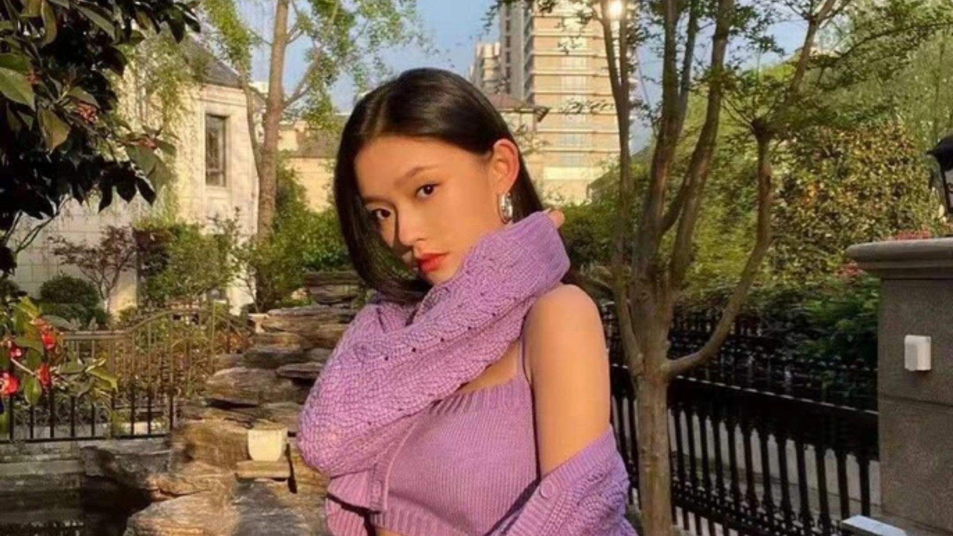 Lâm Duẫn với phong cách thời trang hiện đại, sành điệu 