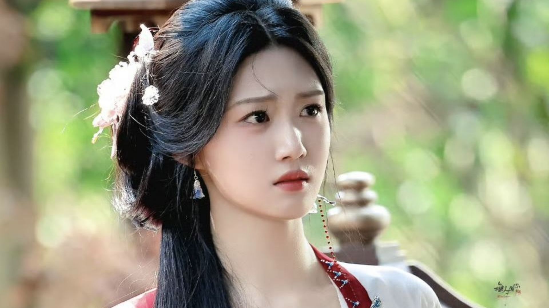 Tạo hình cổ trang đầy ma mị và cuốn hút của Lư Dục Hiểu