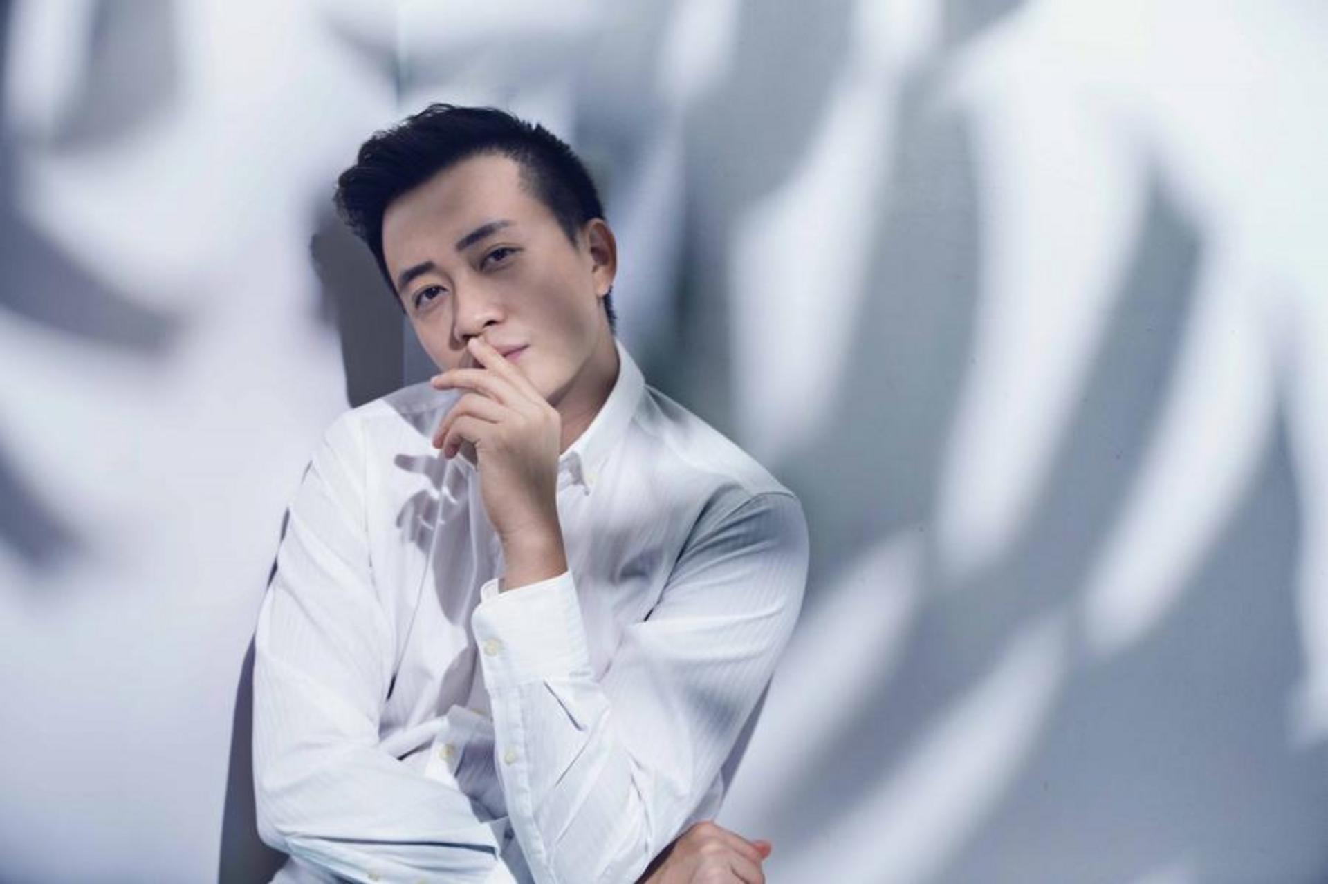 Lương Mạnh Hải với nét điển trai không bị phai nhoà theo tuổi tác