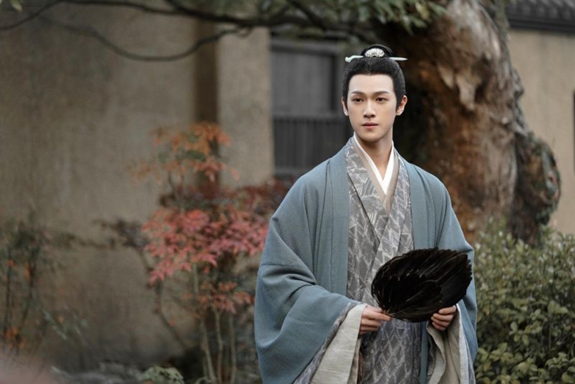 Tạo hình cổ trang gây sốt của Lý Quân Nhuệ