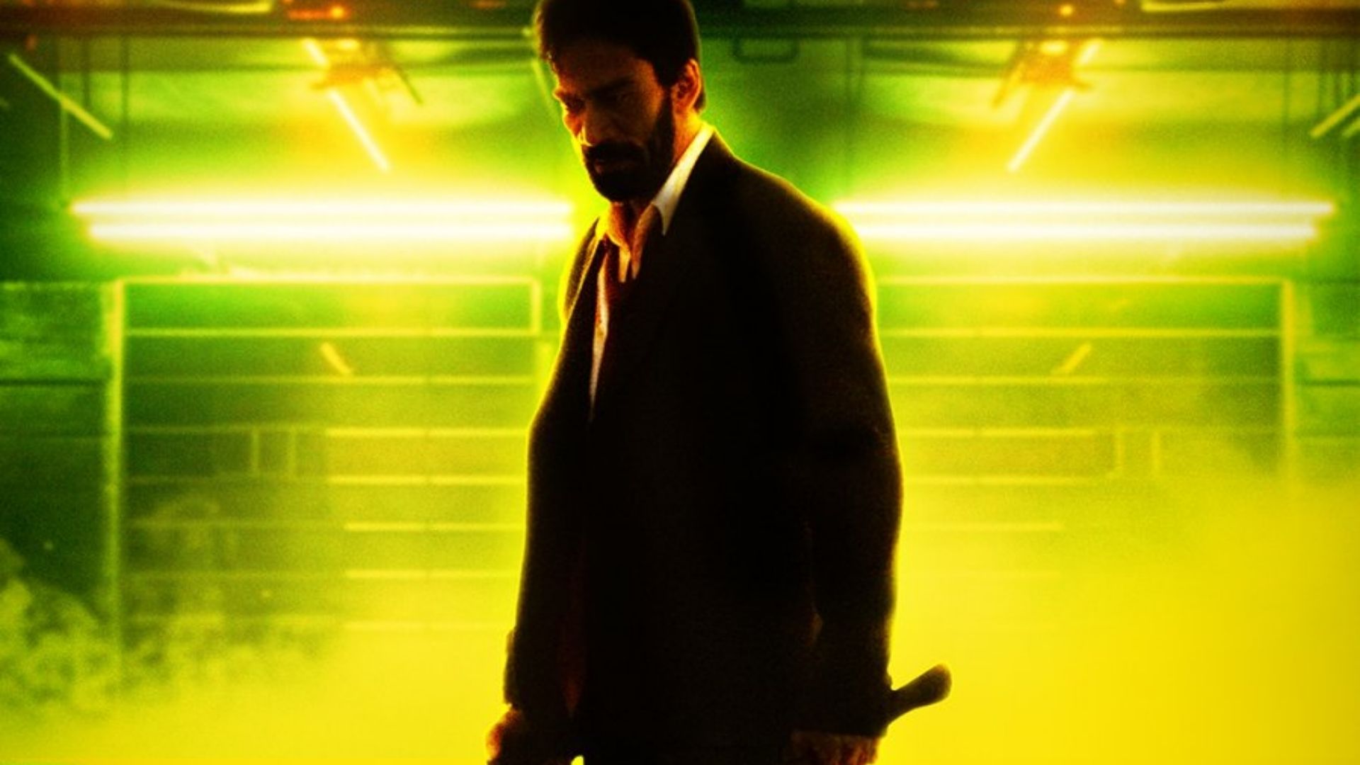 David Flynn bàng hoàng khi chứng kiến Julie lơ lửng giữa vòng tròn lửa đen trong nghi thức hiến tế cuối cùng