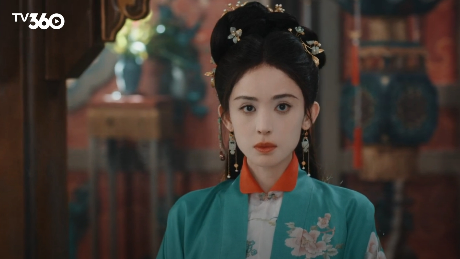 Vinh Thiện Bảo ung dung pha trà giữa vòng vây, dùng sự điềm tĩnh và trí tuệ để bảo vệ danh dự gia tộc