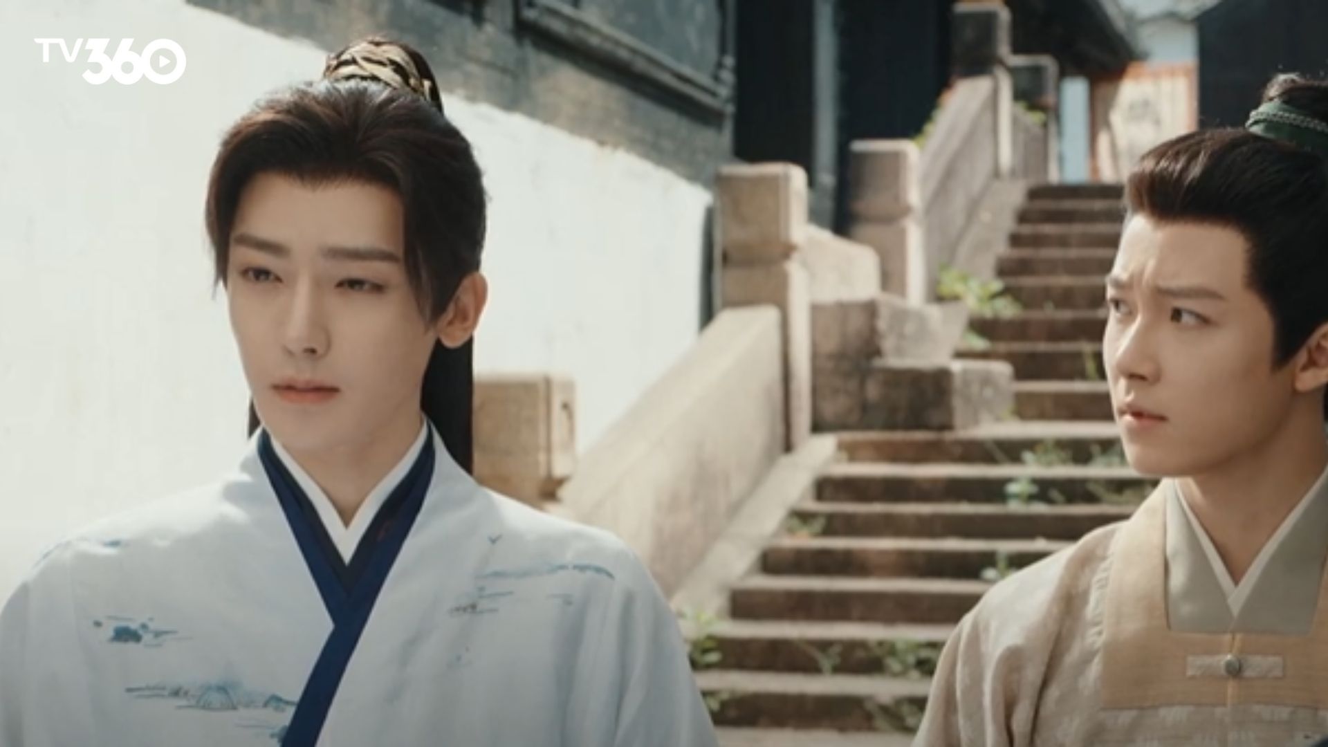 Lục Giang Lai cùng đội quân cấm vệ đột kích kho trà lậu, triệt phá âm mưu hạ bệ danh tiếng của Vinh Thiện Bảo