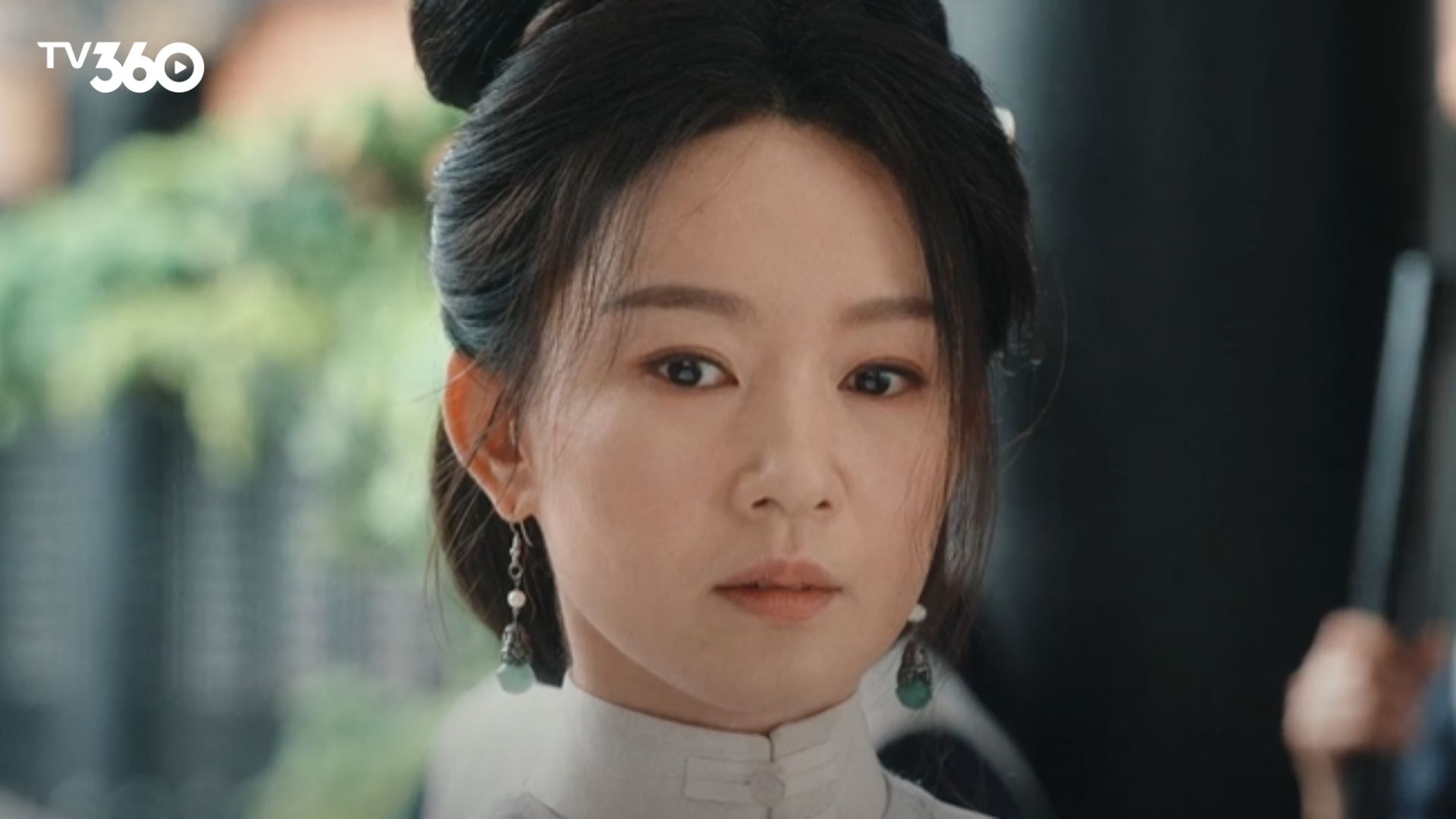 Lục Giang Lai dũng mãnh chỉ huy binh lính triệt phá kho hàng trà độc, chặt đứt đường dây kinh tế của kẻ thù