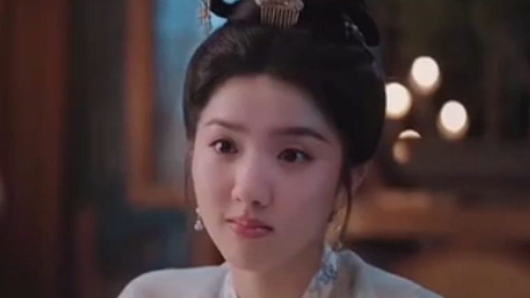 Ngự Tứ Tiểu Ngỗ Tác 2 tập 3: Sở Sở đối soát hồ sơ y lý và màn truy vết mật đạo chốn kinh kỳ của Tiêu Cẩn Du