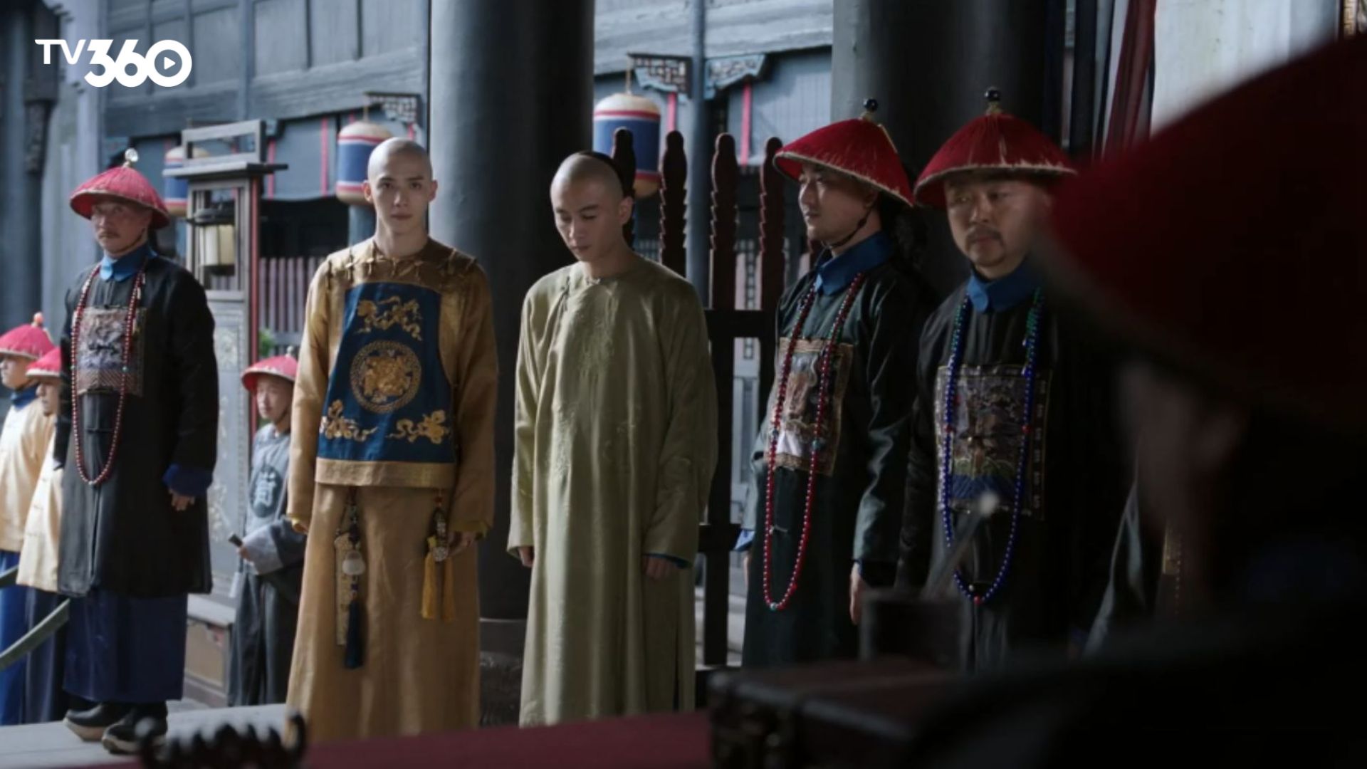 Cổ Bình Nguyên đứng trước triều đình, cố gắng cân bằng quyền lực kinh tế và sự nghi kỵ chính trị