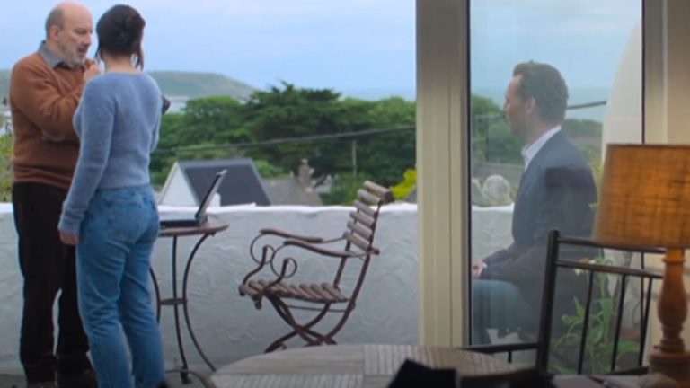 Người Quản Lý Ca Đêm (The Night Manager) s2 tập 4: Jonathan Pine thâm nhập kho lưu trữ mật và màn đối đầu cân não với Teddy Dos Santos