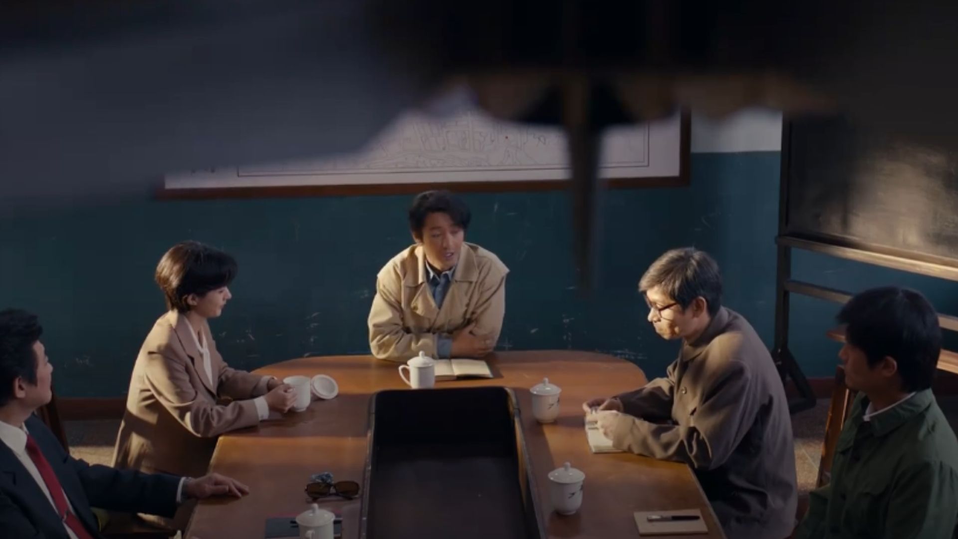 Diễn biến tập này tập trung vào sự thay đổi bộ mặt đô thị và con người