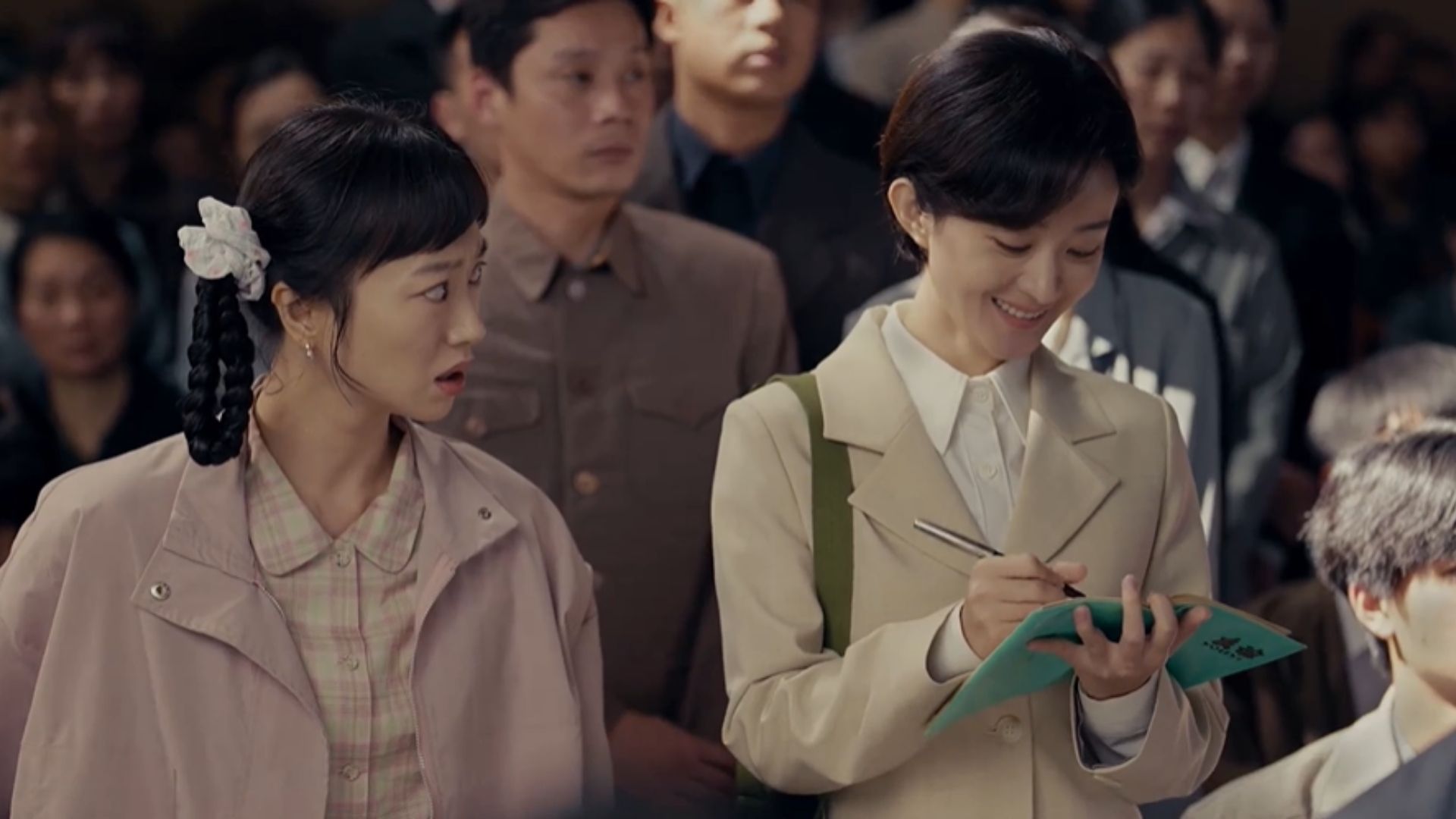 Lý Thu Bình đầy tự tin trong buổi gặp gỡ và thuyết phục các chuyên gia trẻ về đầu quân cho Nguyệt Hải Trấn