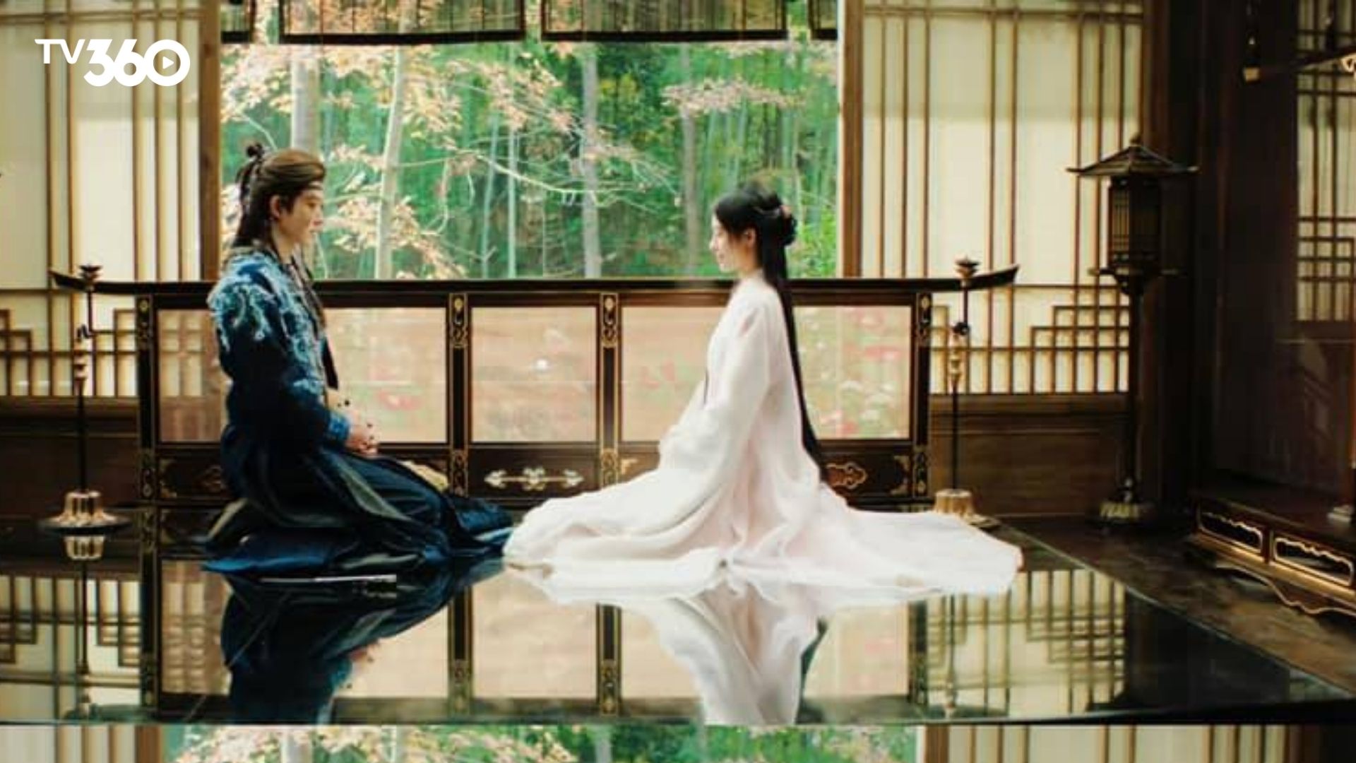 Vũ Thập Quang và Vụ Vọng Ngôn lặng lẽ quan sát động thái của kẻ thù từ trên cao để chuẩn bị cho kế hoạch tiếp theo