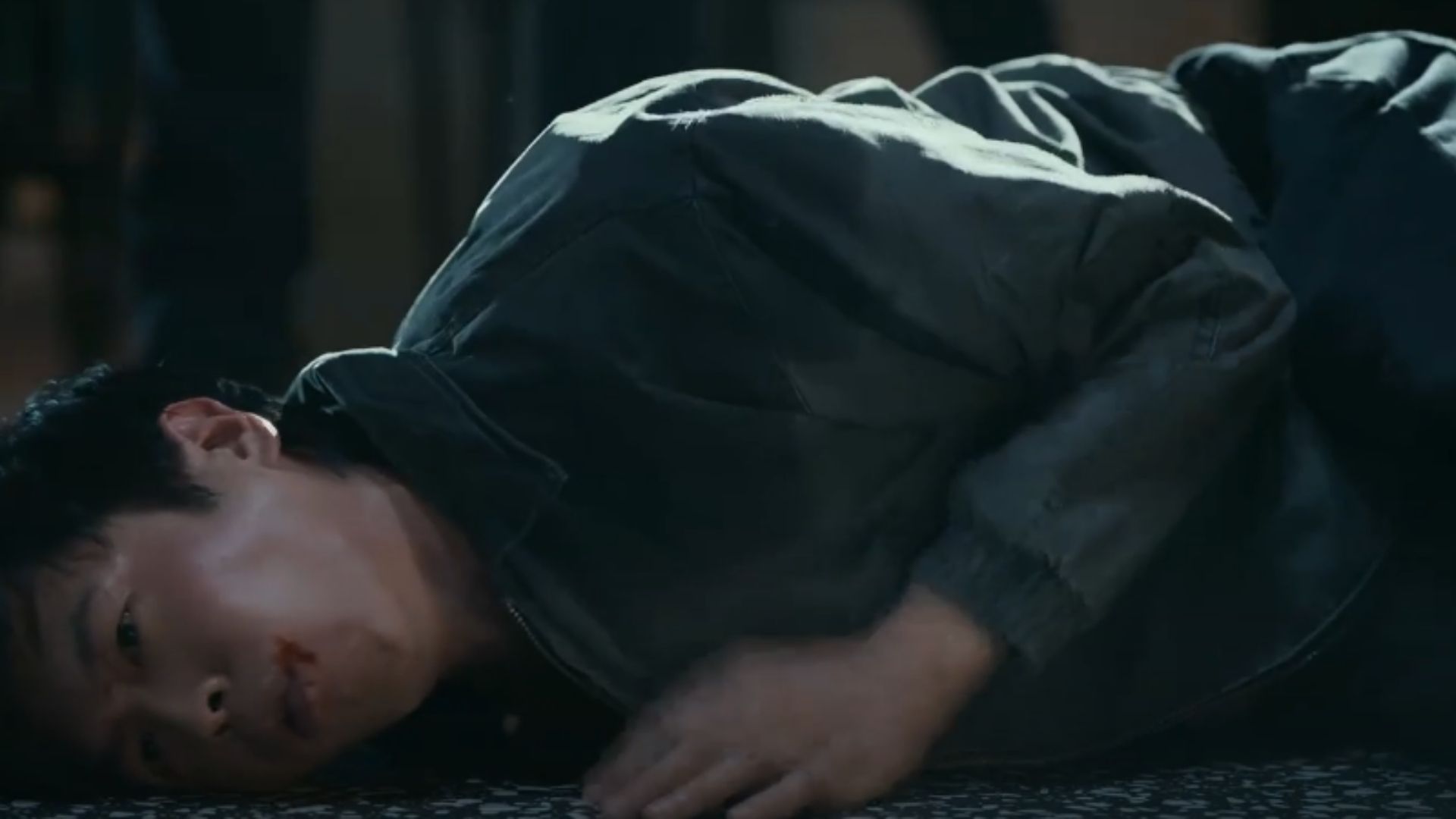 Ngô Phi Phi nghẹn ngào khi đọc những lời tự sự từ quá khứ, chính thức buông bỏ mặc cảm để bắt đầu lại cùng Cao Phong