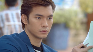 Nhan Phúc Vinh lôi cuốn khán giả bởi ánh mắt biết nói và phong thái đĩnh đạc trong các bộ phim truyền hình