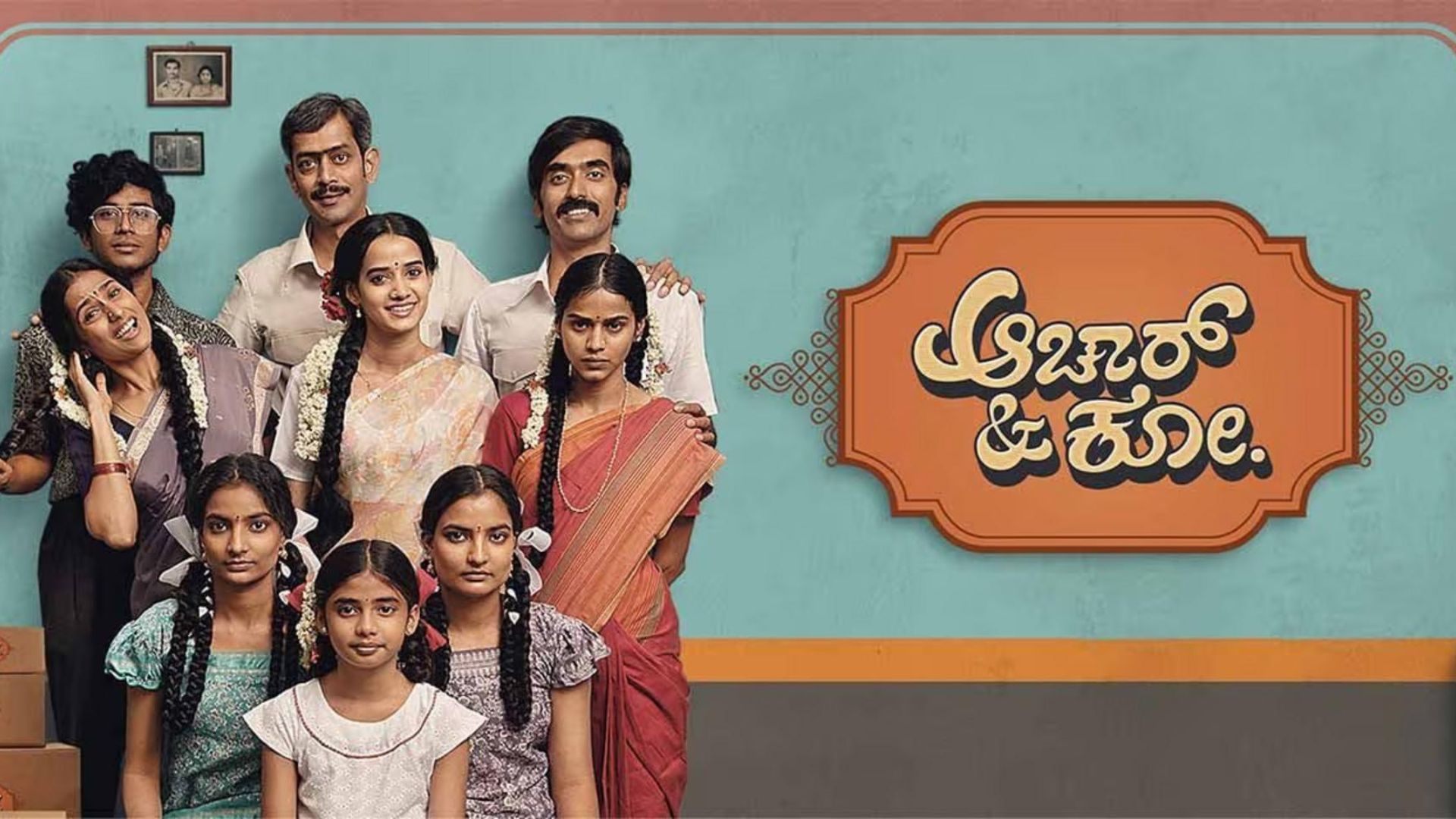 Bức tranh hoài cổ đầy sắc màu về một gia đình Ấn Độ truyền thống.