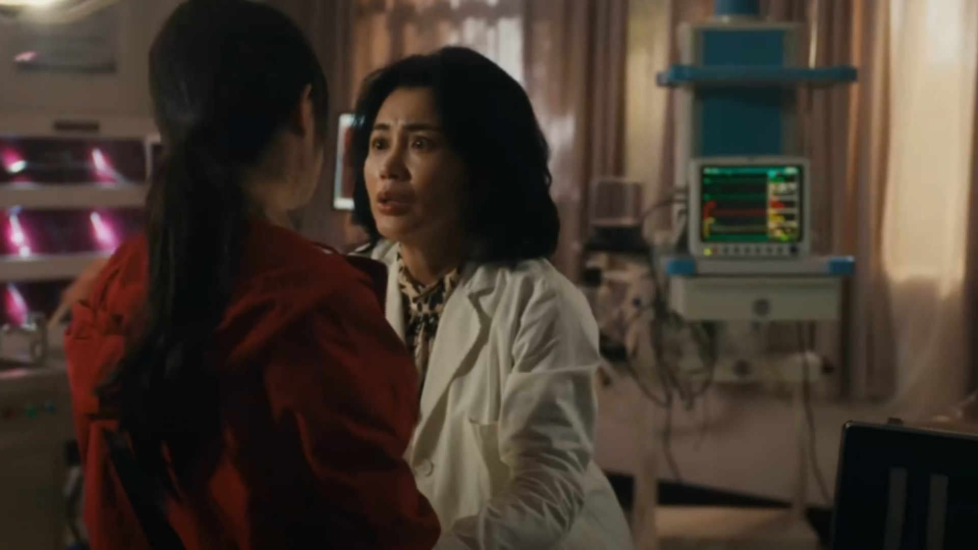 Tề Tư Triết và đồng đội kiên cường chiến đấu giữa hang ổ của loài kiến sát thủ để bảo vệ sự an toàn cho thành phố