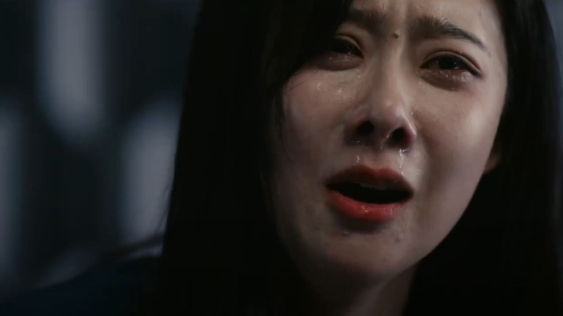 Hàn Phong và Chúc Thanh Việt sát cánh bên nhau, vượt qua các lớp phòng thủ của kẻ thù để giải cứu những con tin đang bị đe dọa