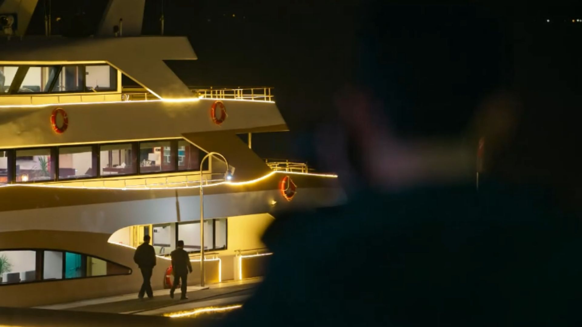 Tần Phong và Văn Giang Yến sát cánh bên nhau, quyết tâm đưa kẻ thủ ác thực sự ra ánh sáng