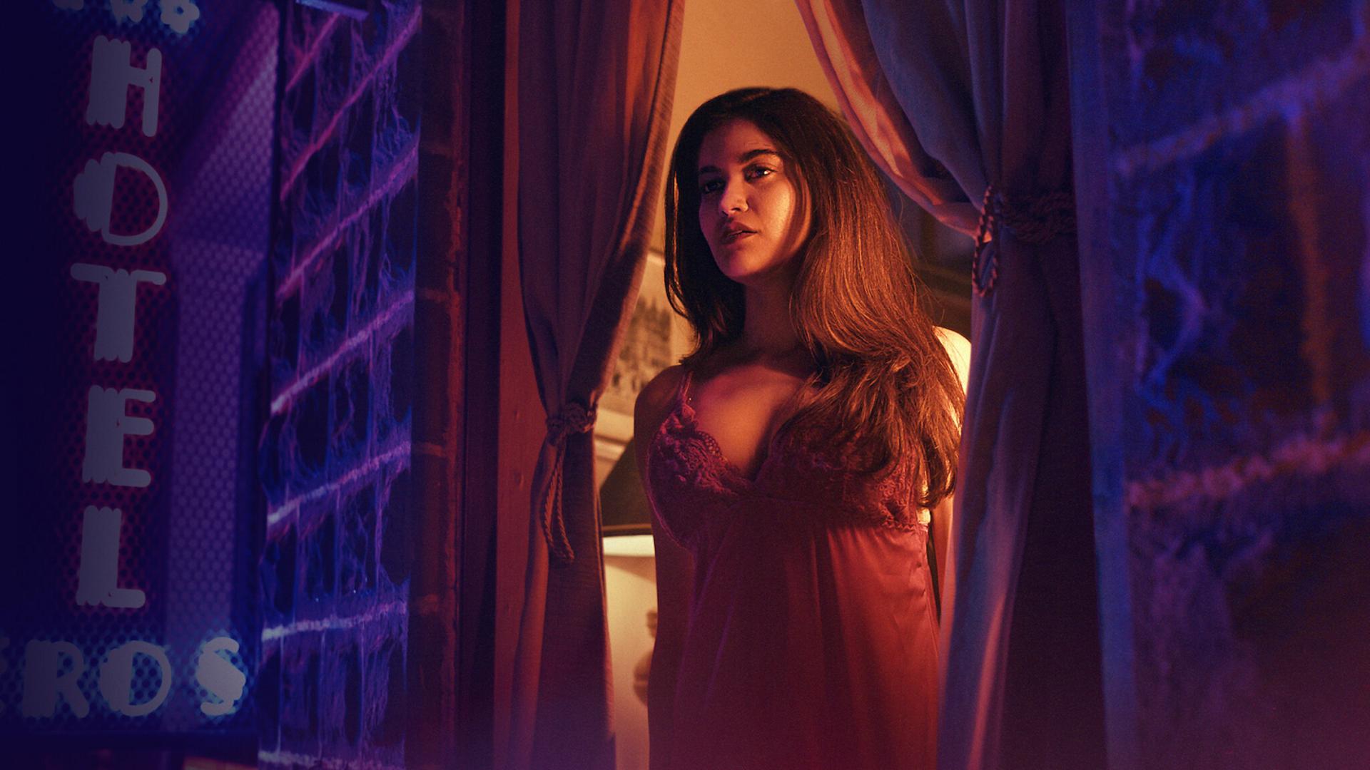 Nữ cảnh sát nằm vùng và cuộc đấu tranh nội tâm đầy cam go.