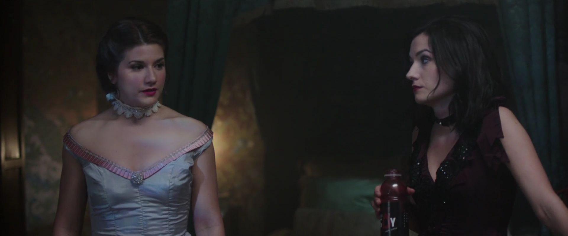 Sự kết hợp giữa yếu tố ma mị và tình yêu bách hợp đầy lôi cuốn dành cho giới trẻ.