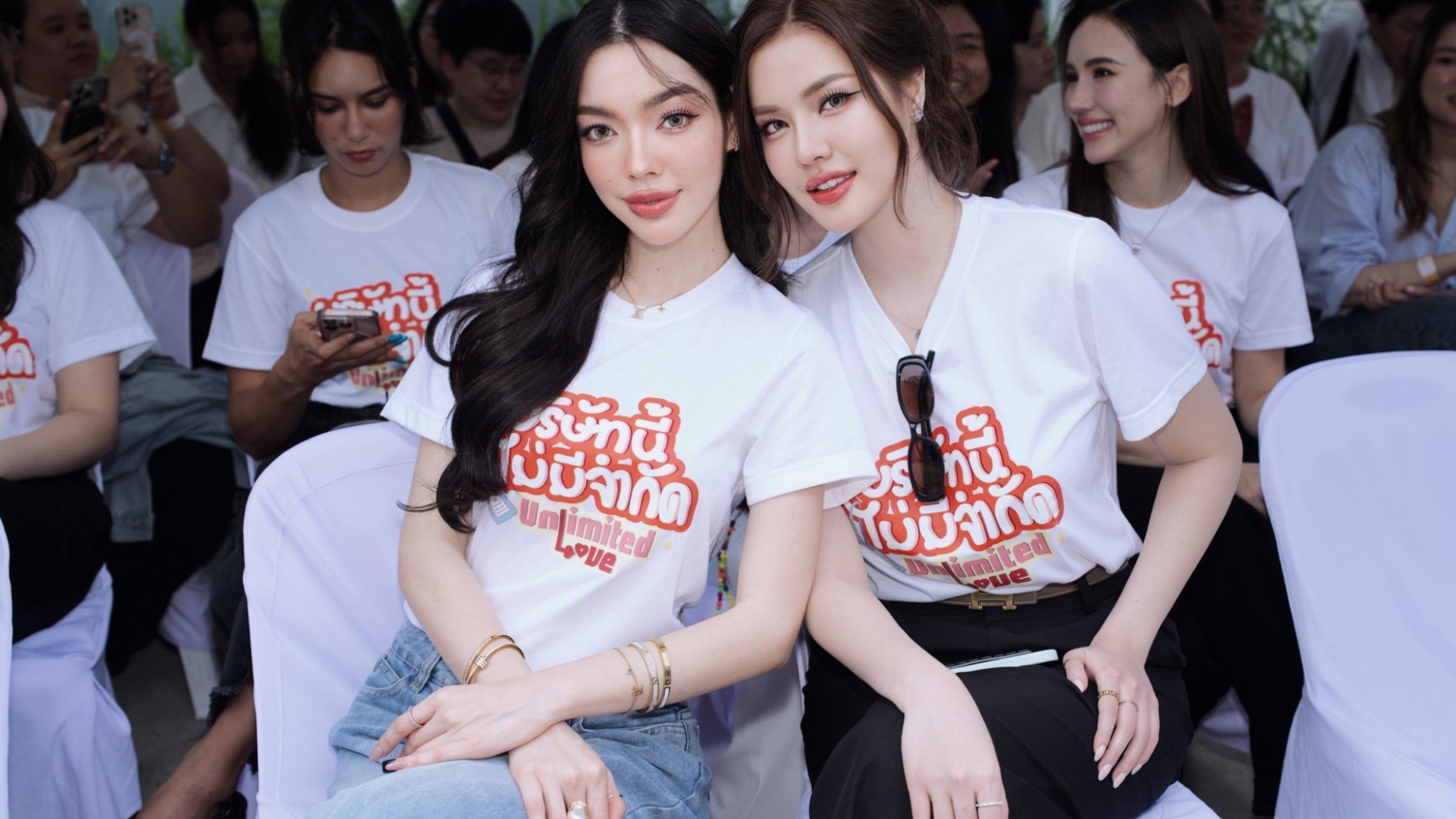 Một câu chuyện đầy thử thách và lãng mạn, nơi công việc và tình yêu bắt đầu đan xen vào nhau