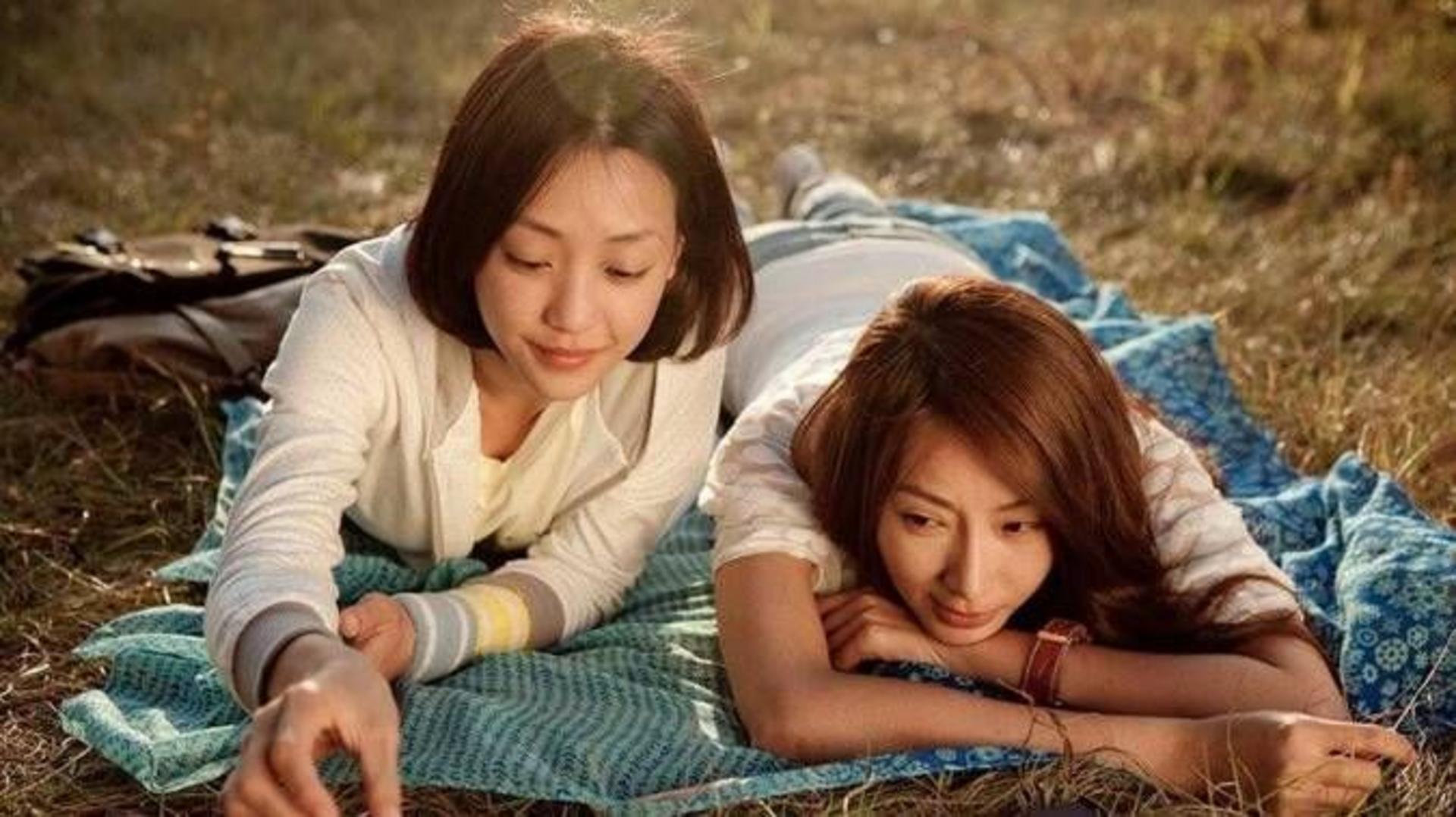 Sự tái hợp muộn màng và tiếng khóc nghẹn ngào cho một mối tình dang dở.