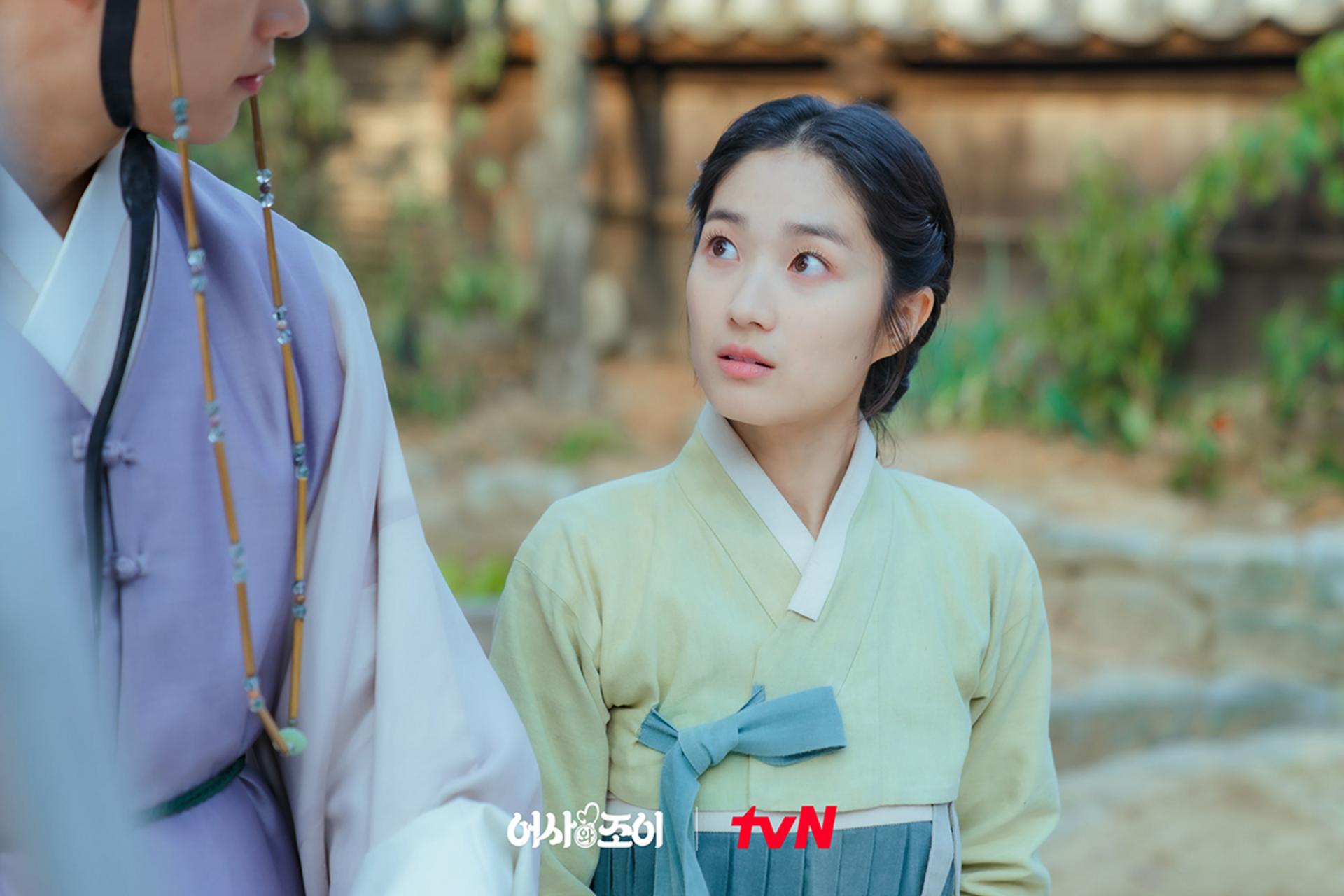 Hành trình phá án đầy tiếng cười của cặp đôi ngự sử lười biếng và quý cô "ly hôn".