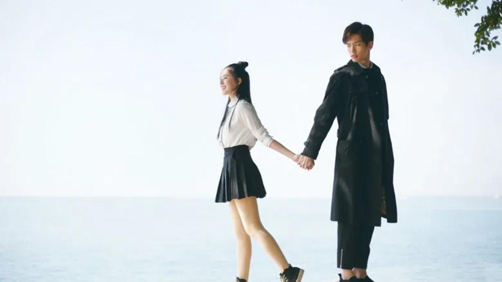 Tình yêu nảy nở từ những sự sắp đặt tình cờ của định mệnh.