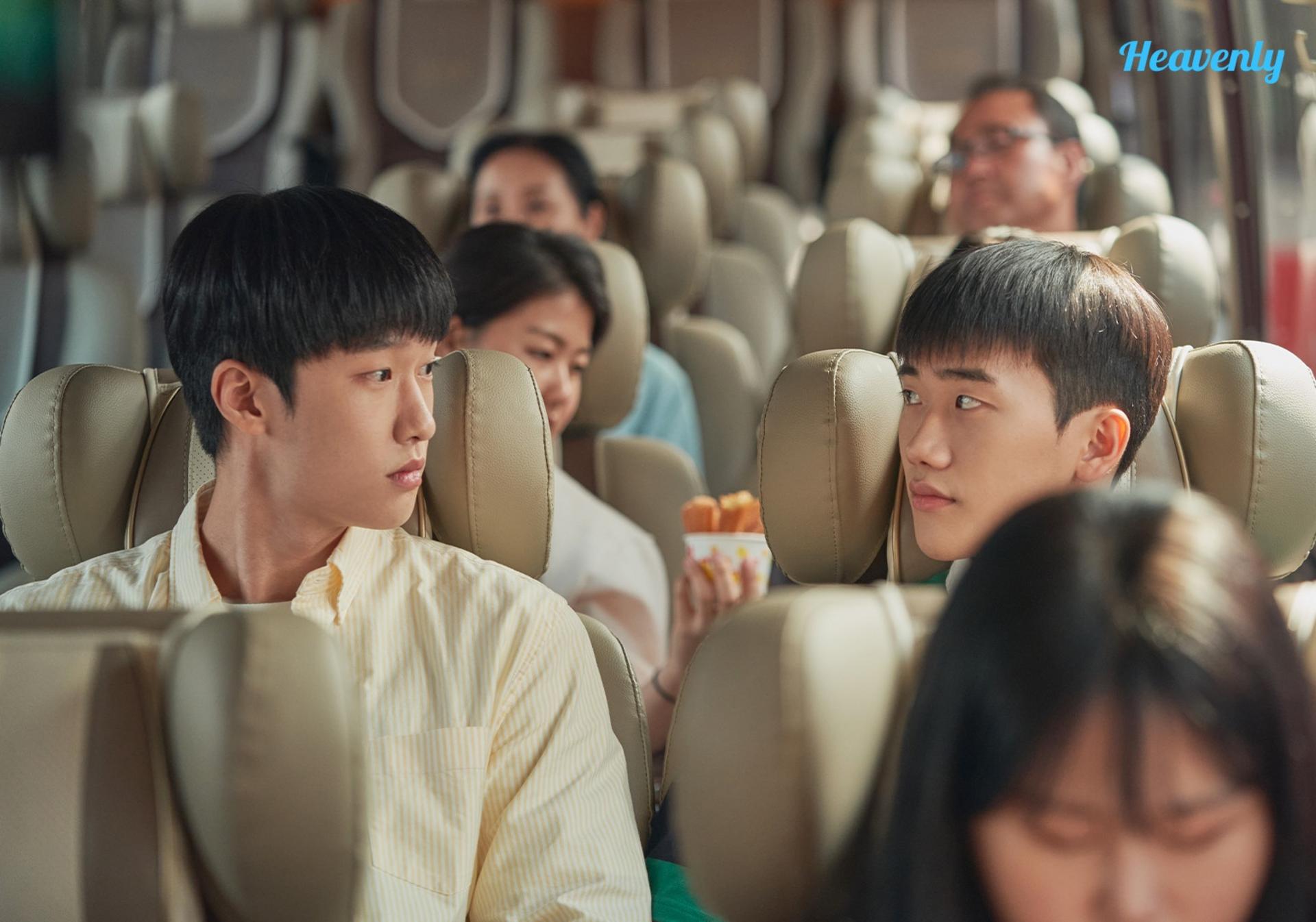 Bộ phim mang đến những tình huống dở khóc dở cười, xen lẫn sự bối rối và những cảm xúc rối ren trong tình yêu