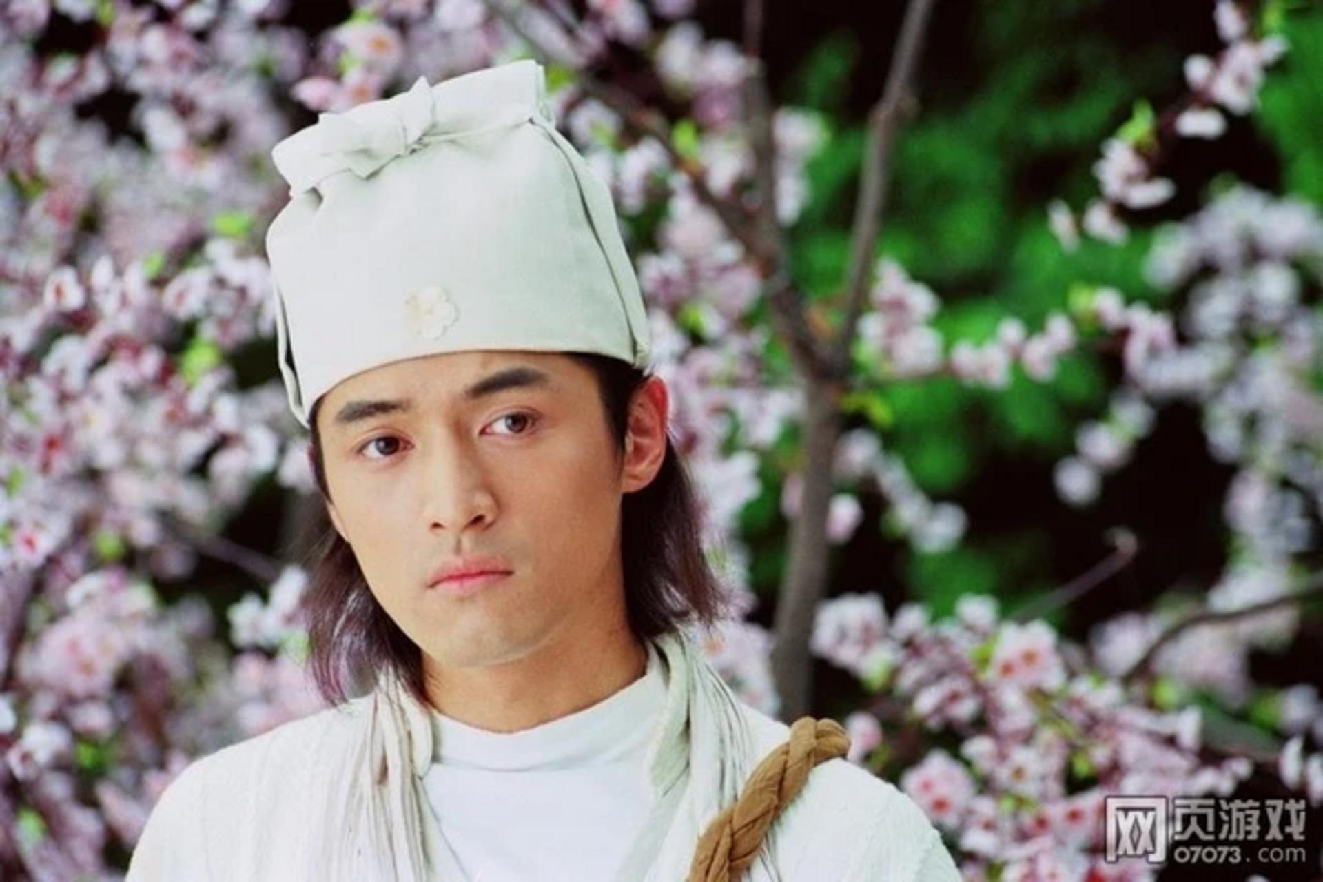 Bước chân chập chững đầu tiên vào con đường nghệ thuật.