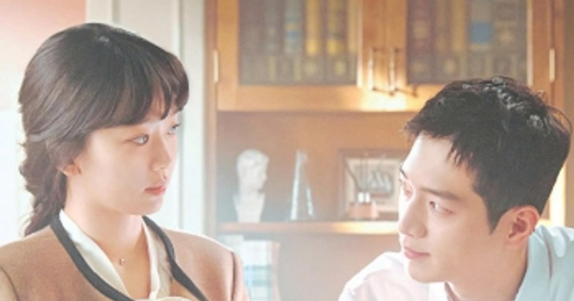 Màn trà trộn đầy tinh vi nơi ranh giới giữa sự thật và dối trá bị xóa nhòa.