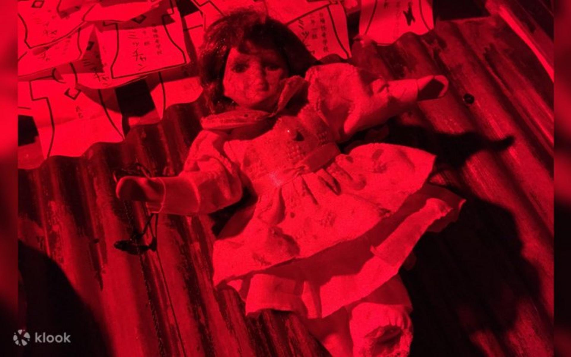 Tác phẩm tiêu biểu cho dòng phim ma học đường đầy ám ảnh của thập niên 90.