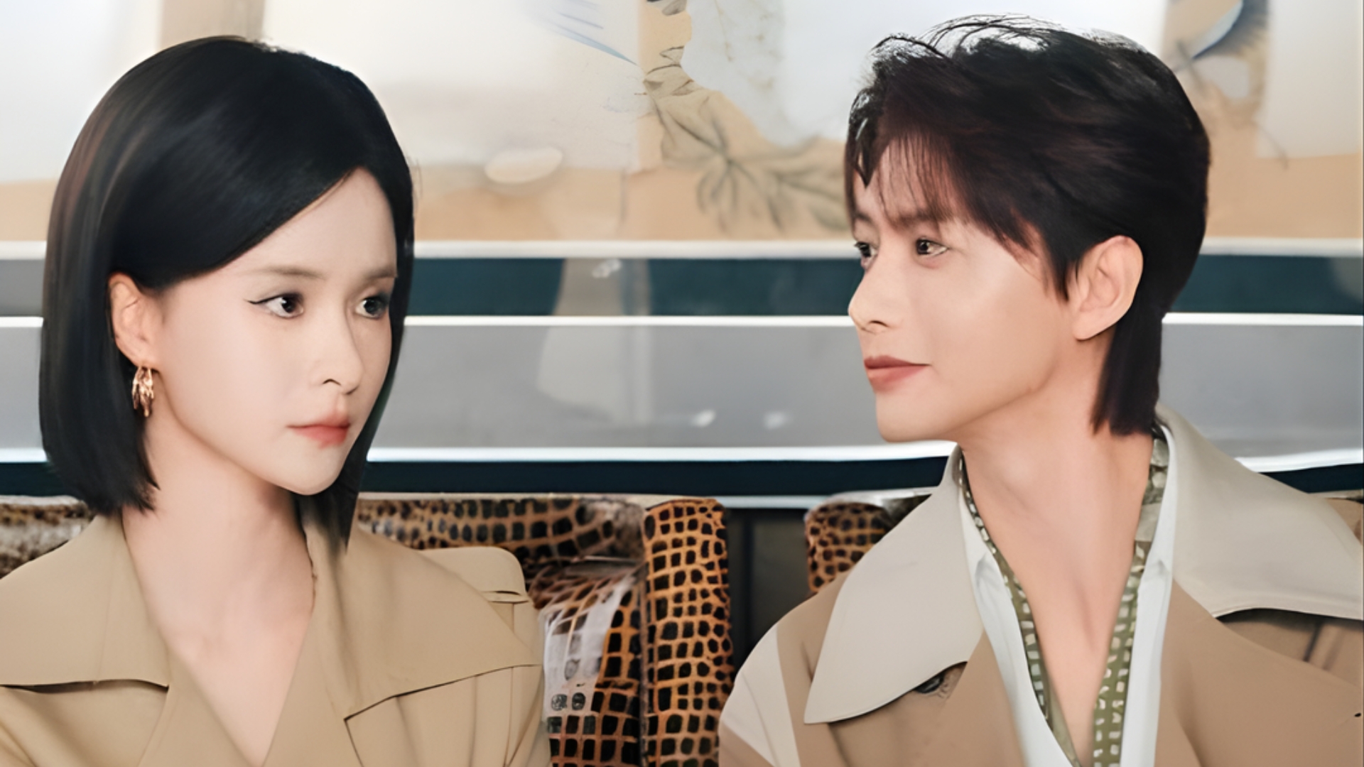 Phim ngôn tình hiện đại mang màu sắc đối kháng tình cảm, khai thác sâu mối quan hệ yêu hận đan xen của cặp đôi cũ