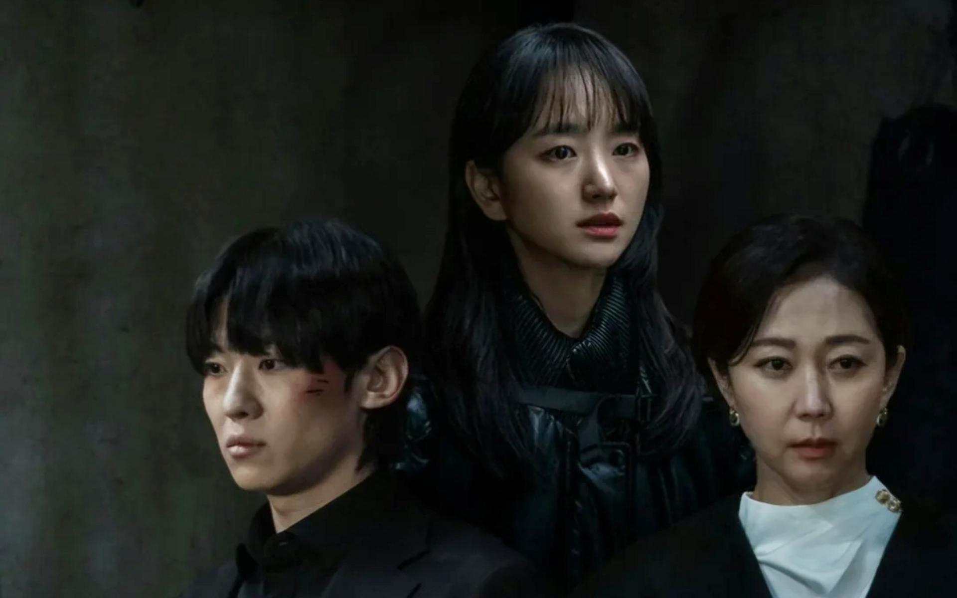 Tiếng thét xé lòng của những nạn nhân bị lãng quên dưới gót giày quyền lực.